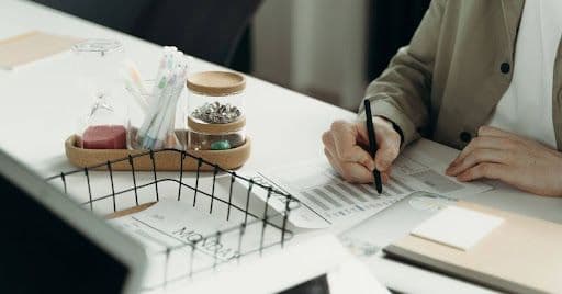Arbeitsrecht im Führungsalltag: Wie klare Routinen Konflikte früh sichtbar machen