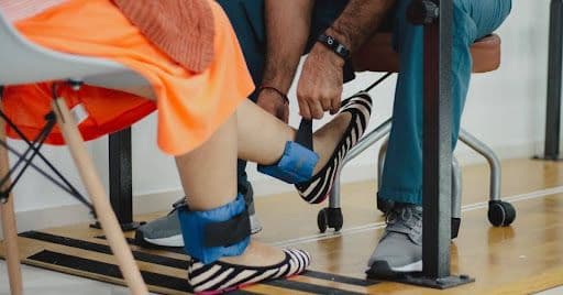 Zurück in den Beruf nach längerer Krankheit: Wie Rehabilitation und Wiedereinstieg gelingen